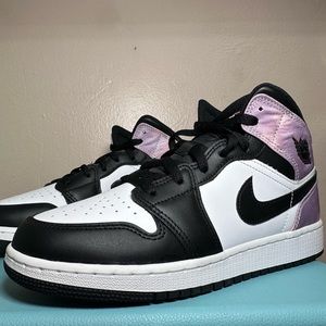 Jordan 1 Mid SE